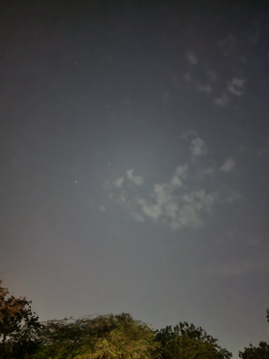 Writer_Rachna's tweet photo. Shot on my #s22ultra
Night mode Vs Normal mode
#nightphotography @SamsungMobile #camerasetting https://t.co/BsXtqUAaJK
