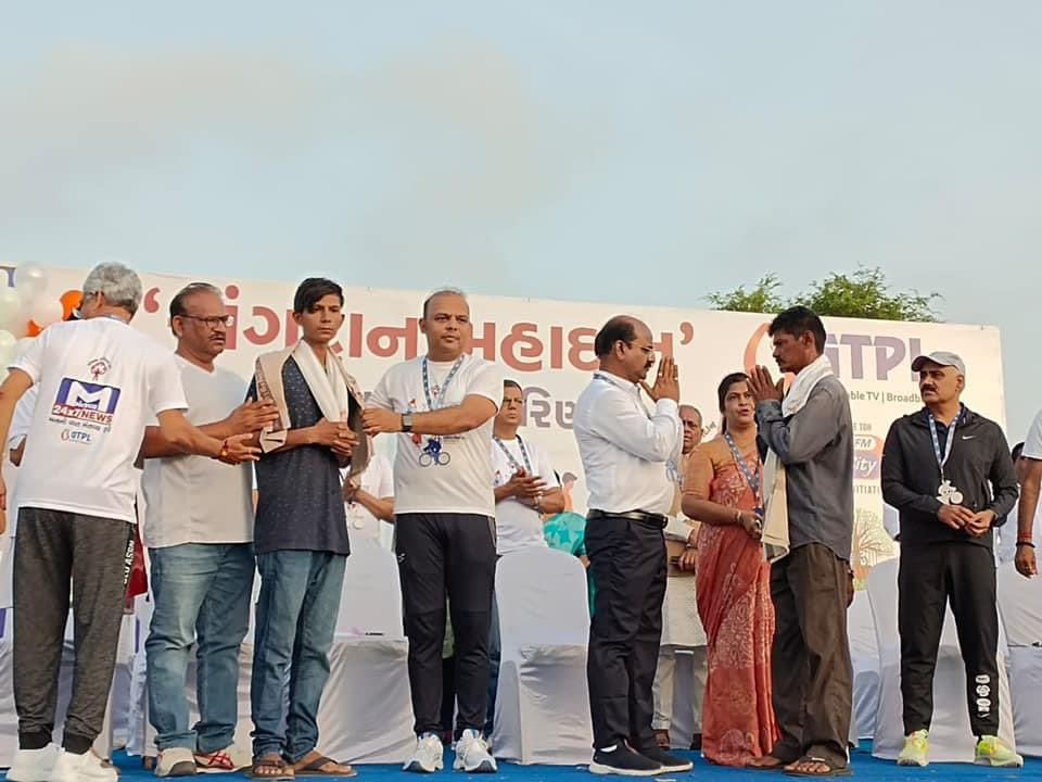 pradipparmarguj's tweet photo. વડોદરાનાં નવલખી મેદાન ખાતેથી મંતવ્ય ન્યુઝ ચેનલ દ્વારા વિશ્વ સાયકલ દિવસ નિમિત્તે "અંગદાન મહાદાન" ની થીમ પર આયોજીત સાયક્લોથોનનો શુભારંભ કરાવ્યો. https://t.co/Jhl5eXpOB4