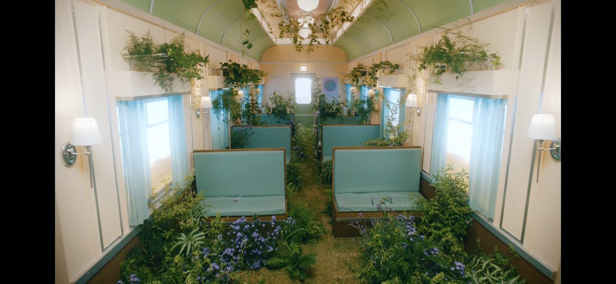 LOONAGEDDON's tweet photo. Much alluding to Yeojin being lost in Eden! https://t.co/uY4vK9u4bk