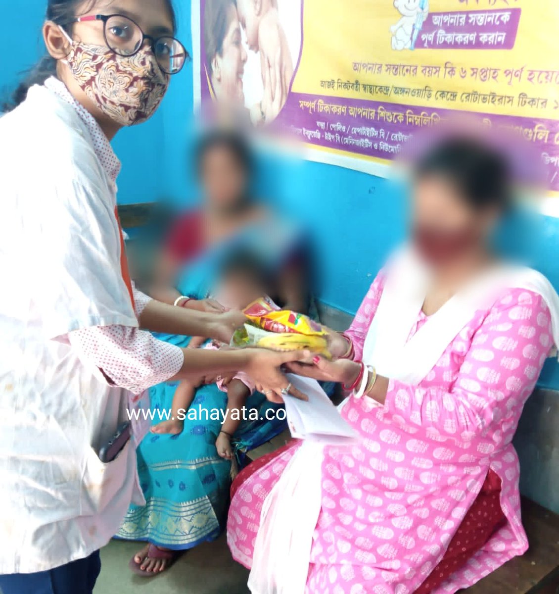 SahayataFounda2's tweet photo. #BreakfastDistribution distribution to #mothers and #children on #ImmunizationDay visit at #PHC, #WestBengal.

Aim is to #educate &amp;  #promote about a proper breakfast to start a day...#ProtienRich #Probiotics #Minerals #Vitamins. https://t.co/81P7h3MzPb