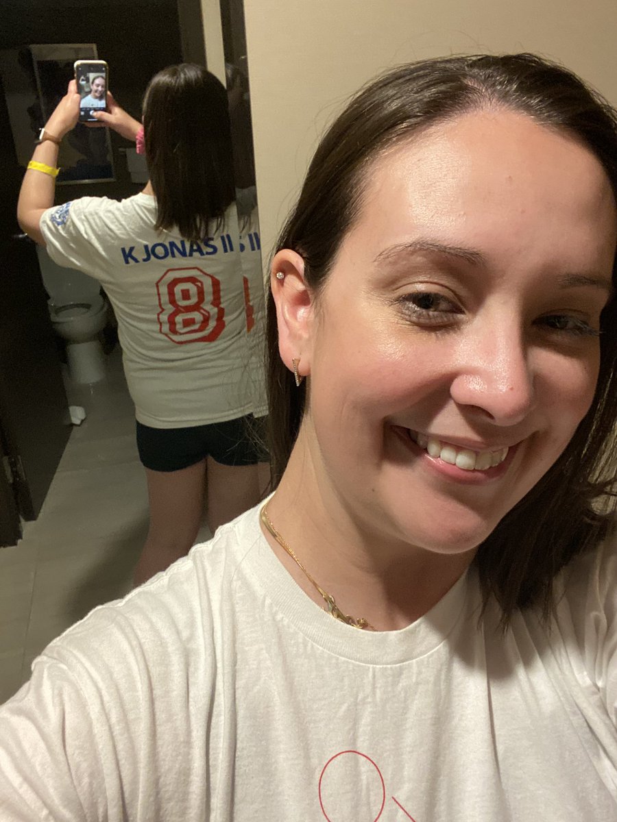 samcourtt's tweet photo. Thanks @kevinjonas @jonasbrothers for the opportunity to shop your stuff!! Your canadian girls love you 🇨🇦 https://t.co/PN81jY4P9a