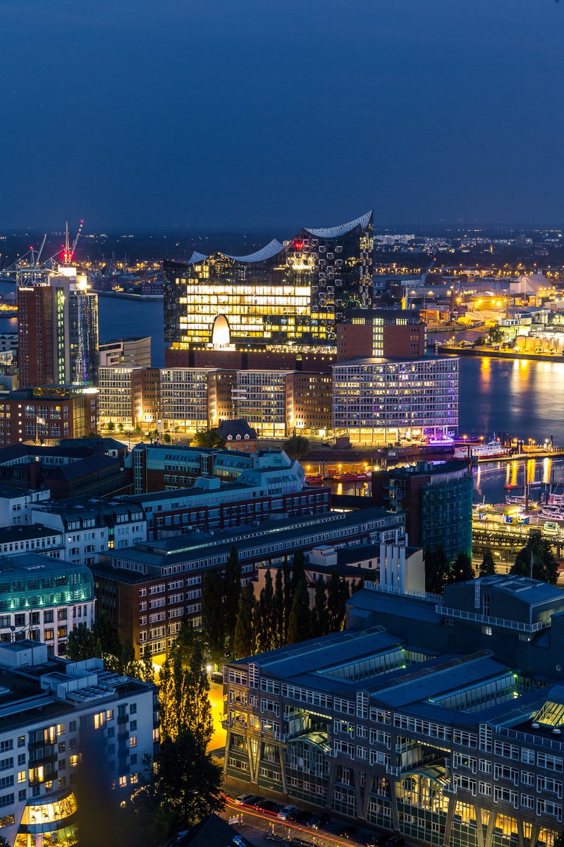 aimrush's tweet photo. View from St. Michael‘s Church in Hamburg

#hamburg #hamburgcity #hamburgahoi #germany #elbphilharmonie #elphi https://t.co/HyC4ElcdIe