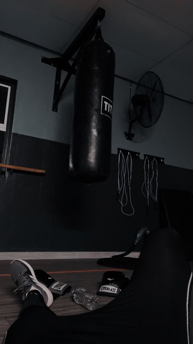 NathanA64798281's tweet photo. 3:30 AM  #boxing #3AMCLUB #gym #fitness #Physical #Routine #organicfitness #motivation #muscle https://t.co/kBkYy5iu4C
