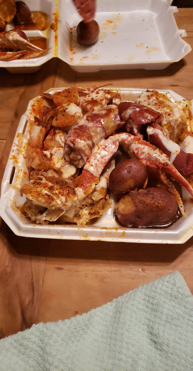 Beaninja11's tweet photo. I gotta give him props he waited in line for us for close to an hour because he knows I love seafood. The Boil Seafood Truck it was GREAT https://t.co/gQ3Y2I99B0