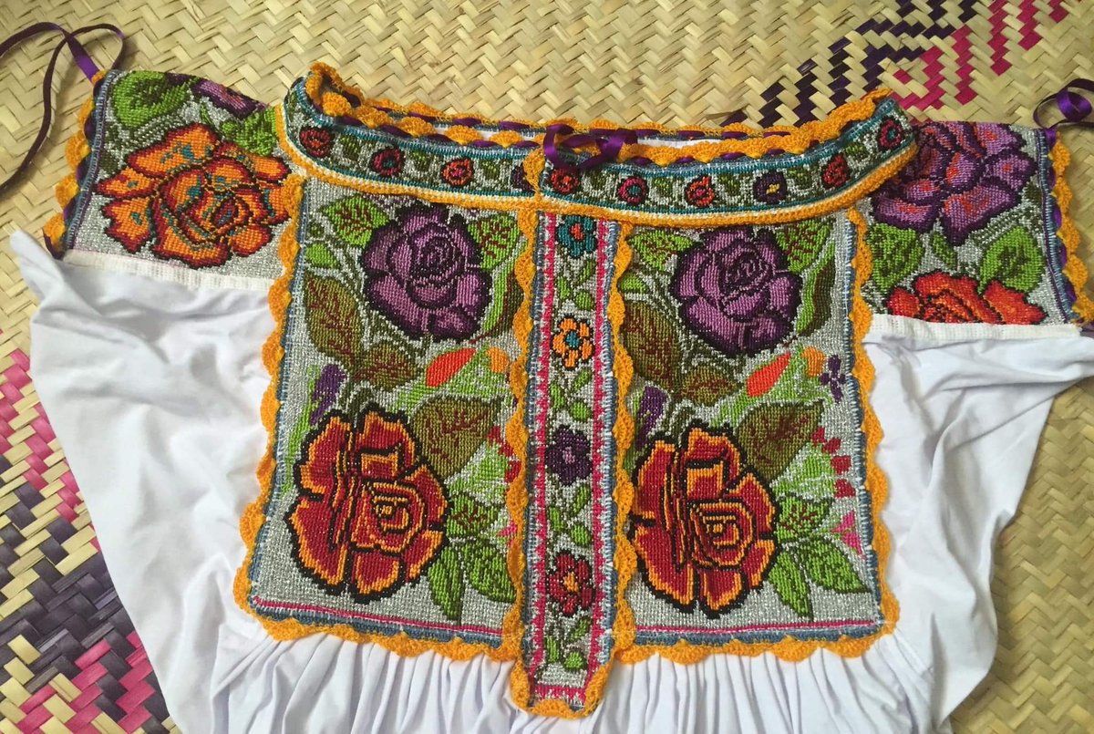 Lycaones's tweet photo. Telar y Bordados Chatinos

Los Chatinos son un pueblo indígena de México que vive al sureste del estado de Oaxaca. Ellos mismos se llaman kitse cha'tnio. https://t.co/DCzcvkxQYi