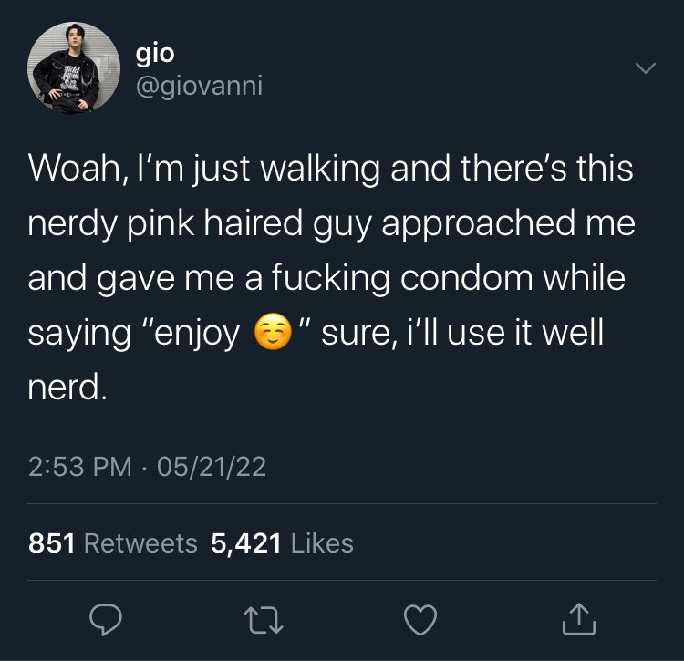 enhadocx's tweet photo. svnjek one tweet au 🔞

— condom candy 

sian (ksn) volunteered to help his friend by giving out candies for their university event. But mistakes bound to happened when he accidentally handed out condoms to everyone. https://t.co/5kw7qMyU2Z