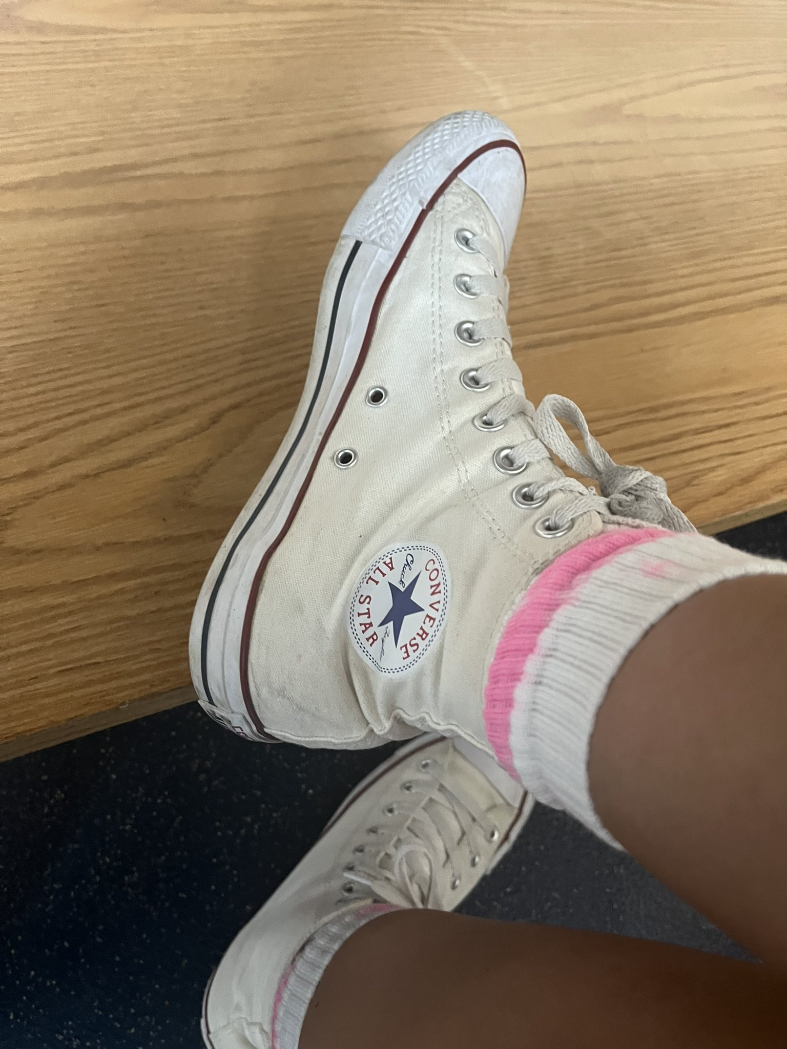 Converse lace top around ankle