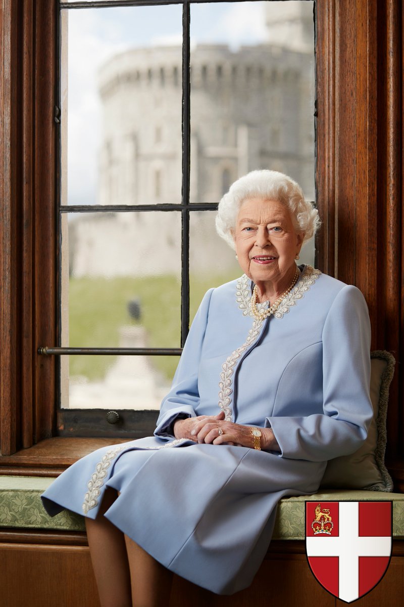 OStJUSA's tweet photo. In February, HM #QueenElizabethII marked 70 years as Sovereign of the UK. She's also faithfully guided @StJohnINTL as its #SovereignHead. For her #PlatinumJubilee weekend, we thank her for a life of service and dedication!
#ProFide
#ProUtilitateHominum
#StJohnPeople
#OneStJohn https://t.co/OWAhoD9PWo