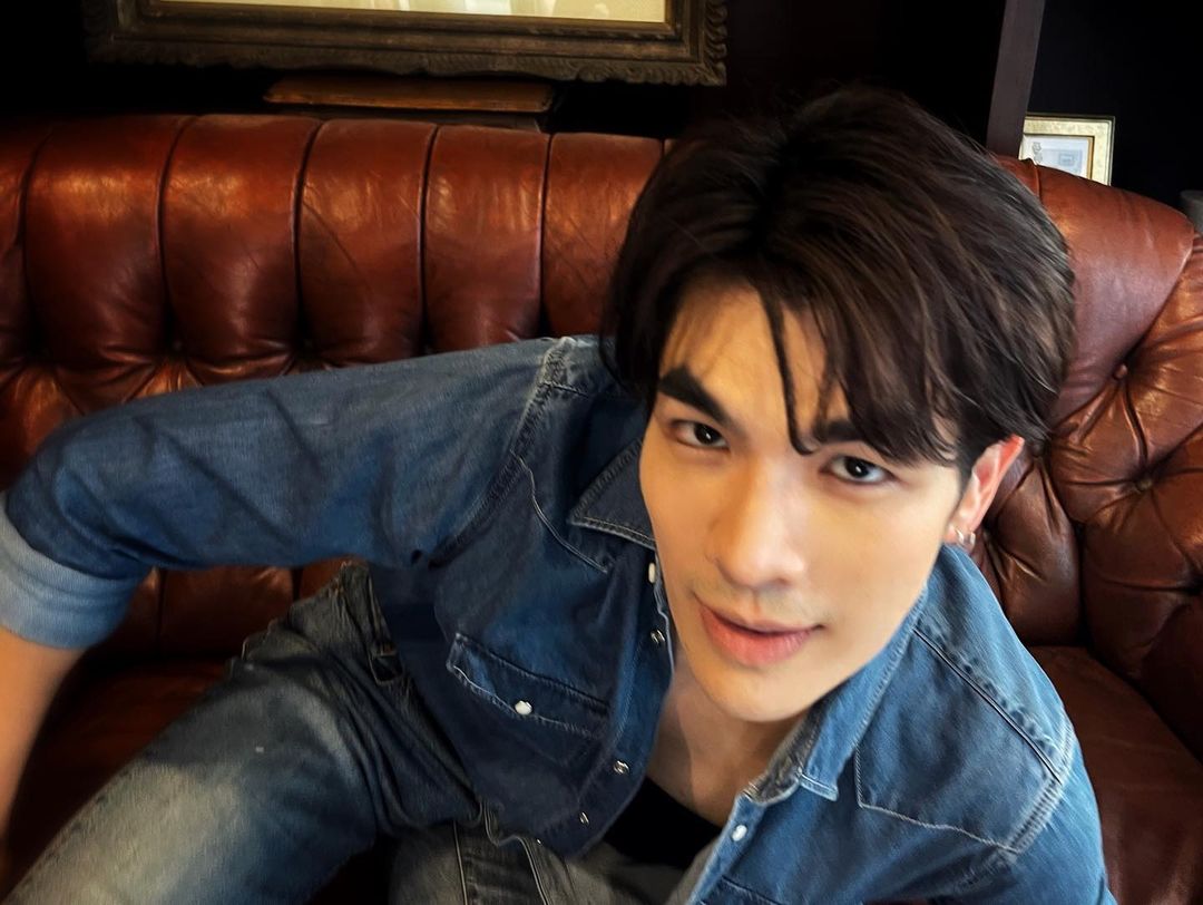 Na_someday_'s tweet photo. Cr.#MilePhakphum IG
@milephakphum
이 오빠 정말 멋지네💚
.
.
#DenimLover
#HaveASweetWeekend😄
#MilePhakphum #GreenyRose https://t.co/72GmHg3wnR