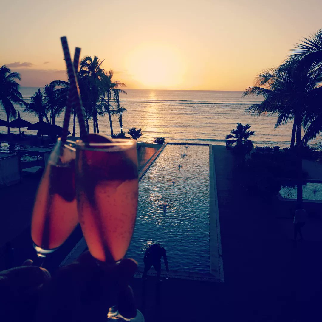 5starstories's tweet photo. Cheers to the weekend! 🥂

How gorgeous is @LeMeridienIleM?

#mauritiusnow #mauritiusparadise #mauritius #travel #familytravel #familyholiday #lemeridian #lemeridianilemaurice #marriott #marriottresorts https://t.co/j5HGldpmGJ
