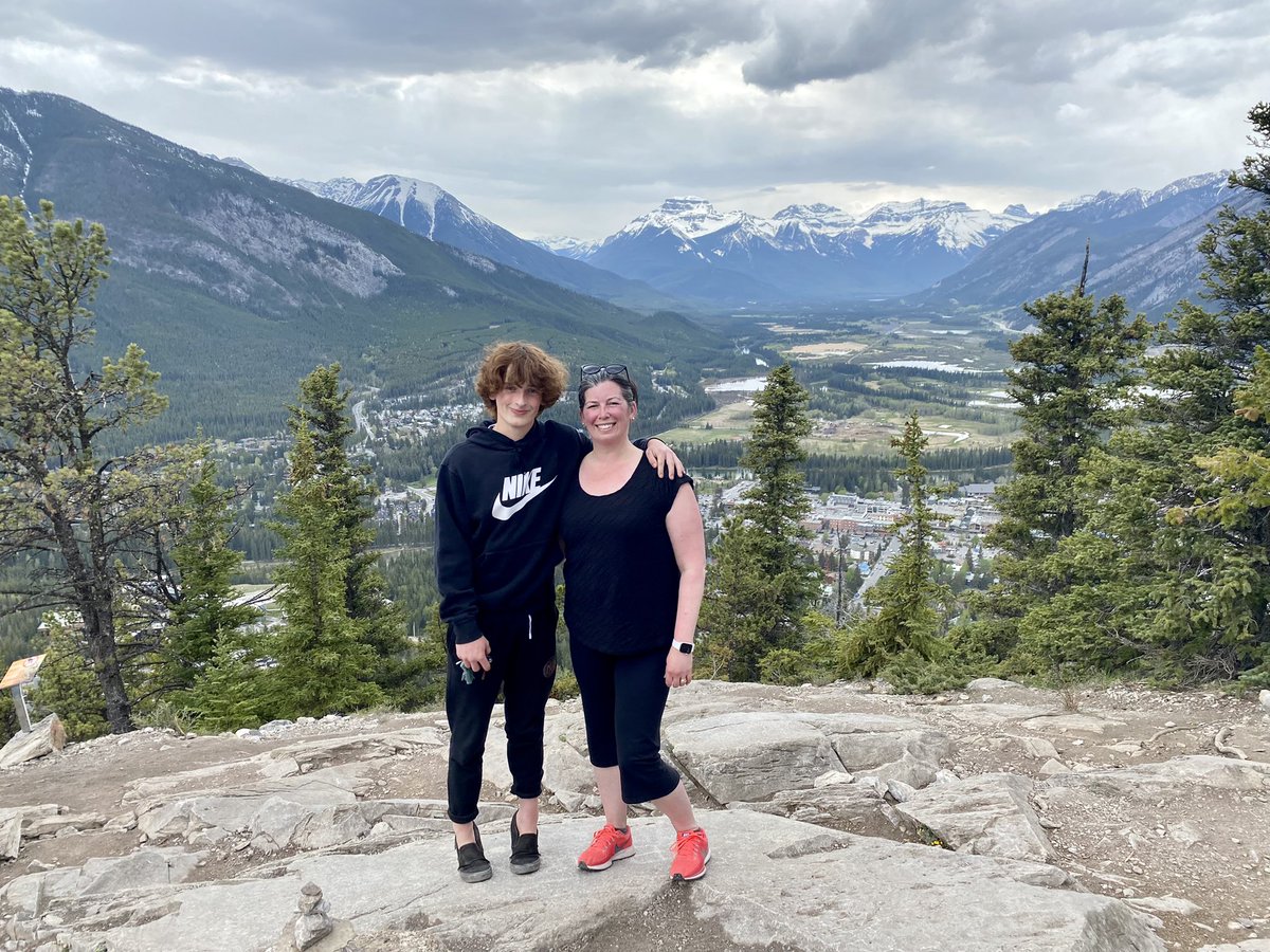 Harveybaby77's tweet photo. Woke up and climbed a mountain today 🏔  #HelloRockies #BestDayOff https://t.co/pPJZGZkLkP