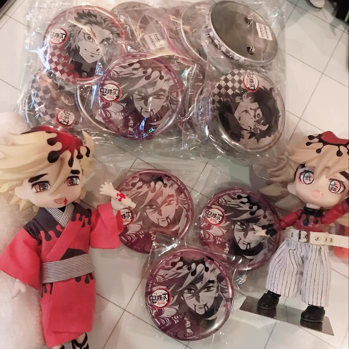 自引き!!!!!!!!!!!!!
しました!!!!!!!!!!!!!!!!!!
缶バッジも!!!!!!! 