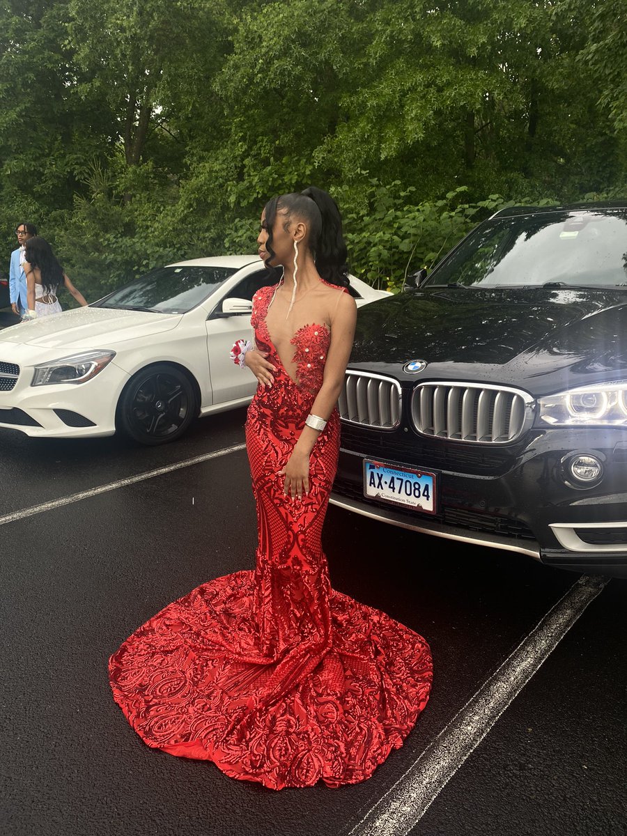 Trinybaby1's tweet photo. Mama Fav color🩸🩸🩸#Prom2k22 https://t.co/KQPIE6fDC4