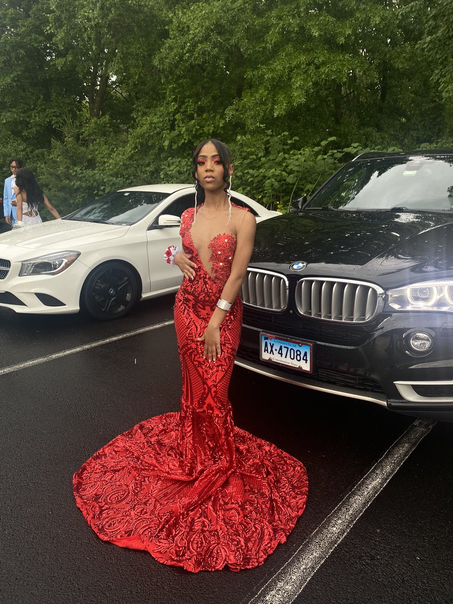 Trinybaby1's tweet photo. Mama Fav color🩸🩸🩸#Prom2k22 https://t.co/KQPIE6fDC4