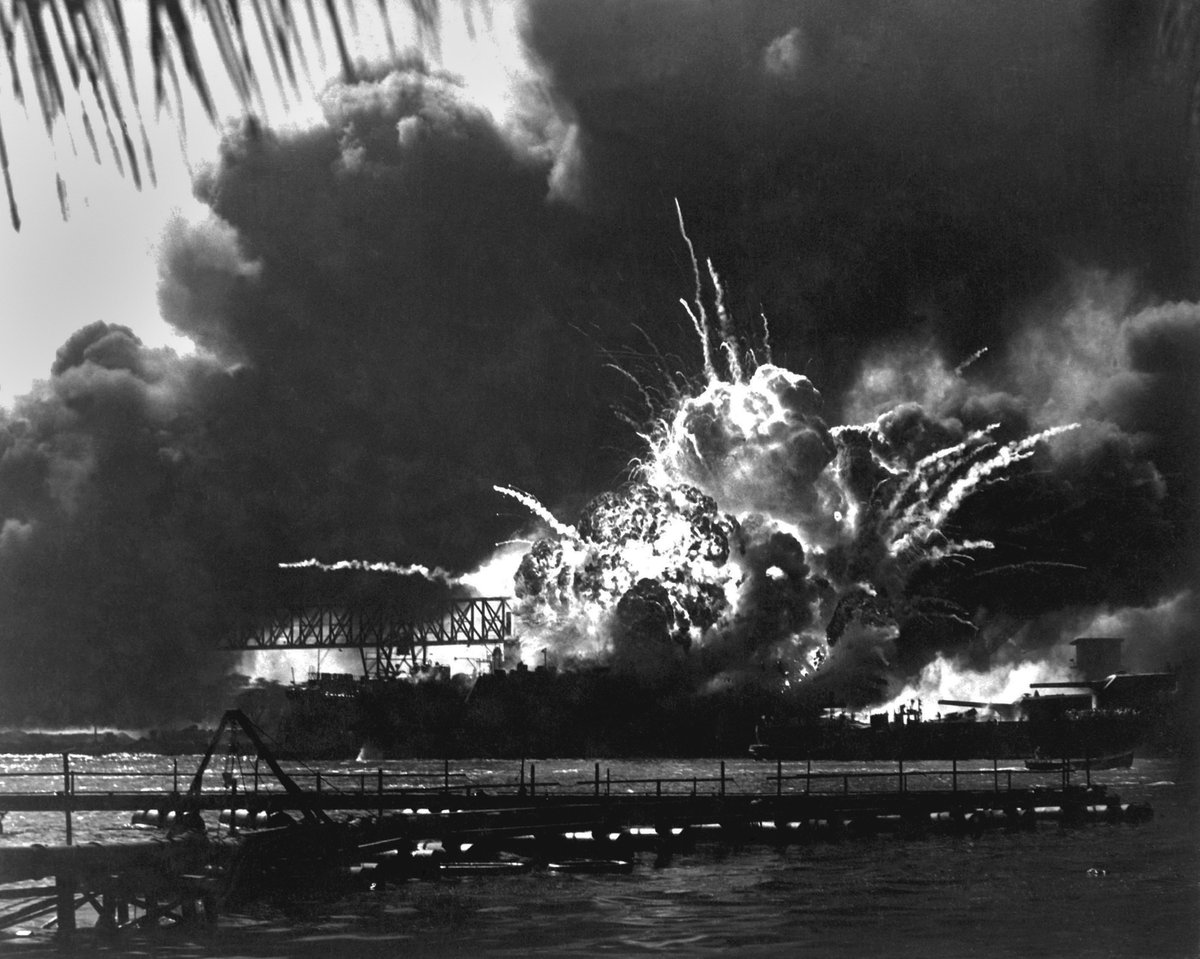ToursPearl's tweet photo. In the surprise attack on Battleship Row on Dec 7, 1941 the USS Arizona and Oklahoma were damaged beyond repair by bombs or torpedo hits. Three more battleships (the California, West Virginia, and Nevada) sank upright in the harbor. Visit Pearl Harbor: https://t.co/iJMuy3SJwG https://t.co/hlN0CIM18w