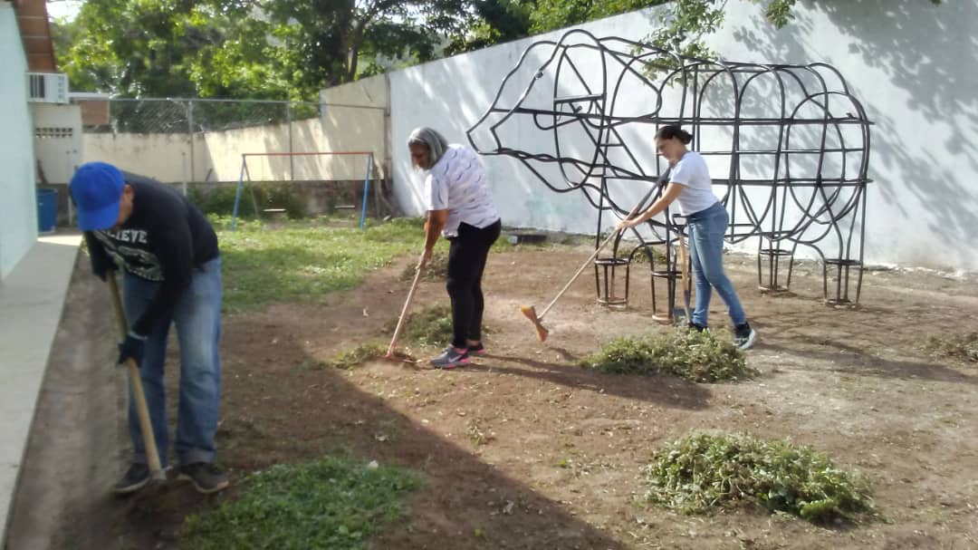 ceicerecitac17's tweet photo. 📌OPERATIVO DE LIMPIEZA DE LAS ÁREAS VERDES Y RECREACIÓN 👫PARA EL MEJOR DISFRUTE DE NUESTROS NIÑOS Y NIÑAS👫👬 https://t.co/gneUimngGX