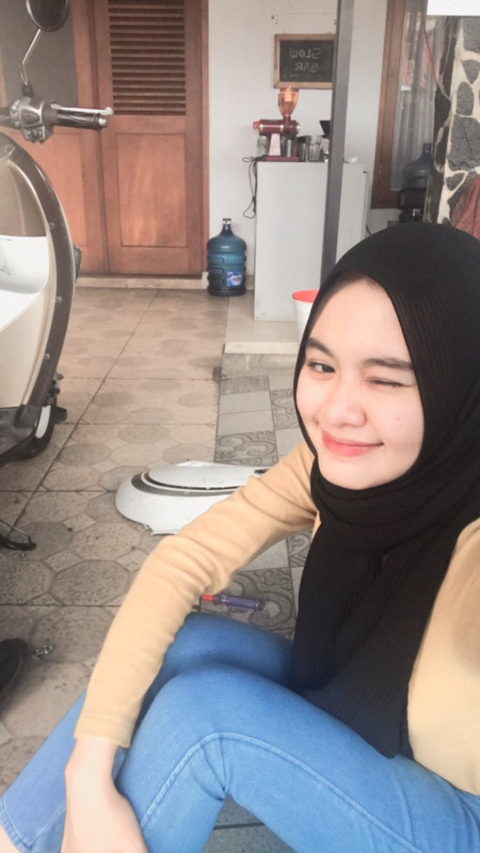 breadrosess's tweet photo. met solat jumat https://t.co/RznTJmtoF2