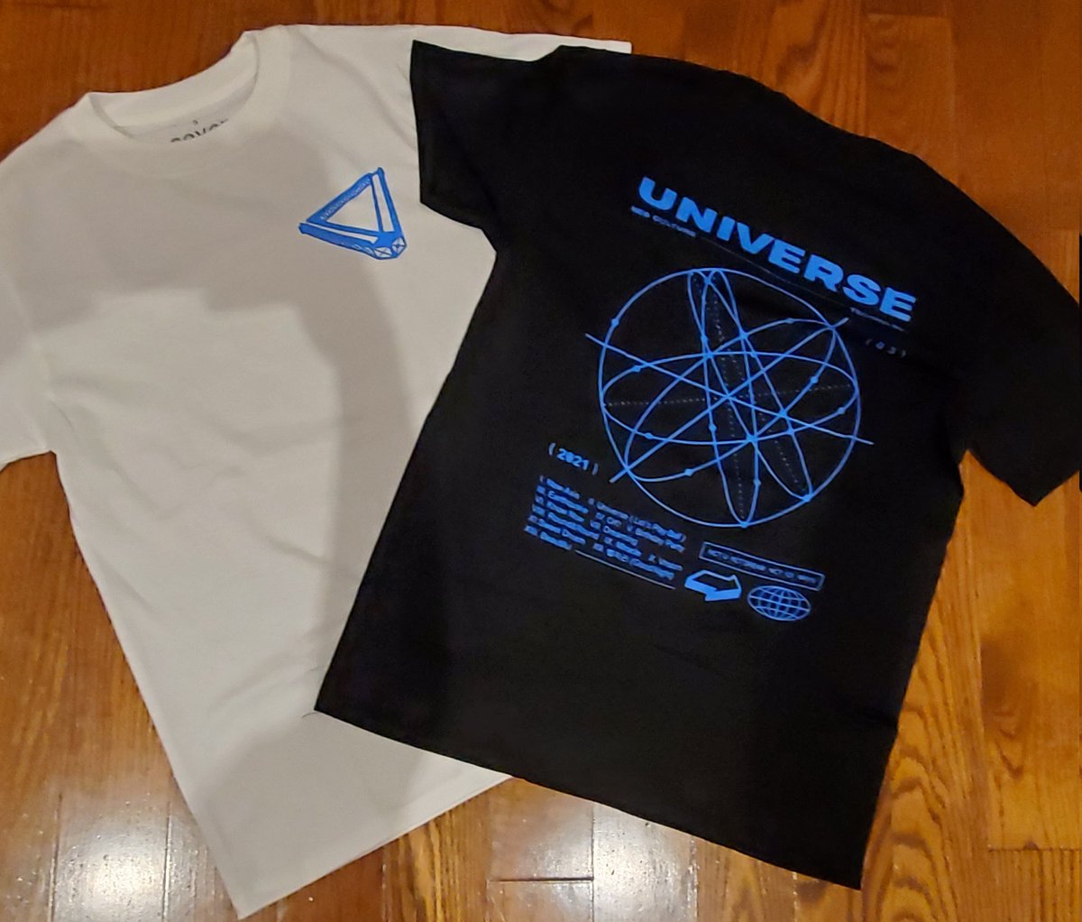 TYONGFSTWT's tweet photo. a big thank you to @sevenstudioG7 for these lovely shirts and @NEONOONLIGHT for being such an incredible GOM! thank you so much for making my first GO go so smoothly! the shirts are perfect and the stickers are so cute so thank you! #ss7feedbacks https://t.co/b5zSv4h5M4
