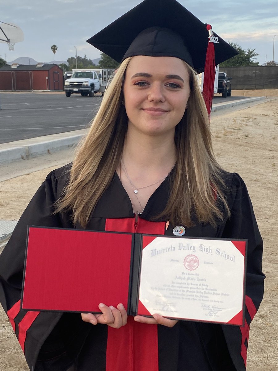 MrMirandaJD1's tweet image. She did it! So proud of this girl right here! I love you! You’ll always be my little girl #2022 #Graduate #HelloRealWorld