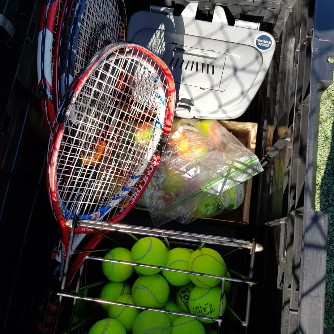 Visiting <a href="/E_Lothian/">East Lothian</a> and fancy playing tennis. You can pay and play and borrow equipment clubspark.lta.org.uk/longniddrytenn…