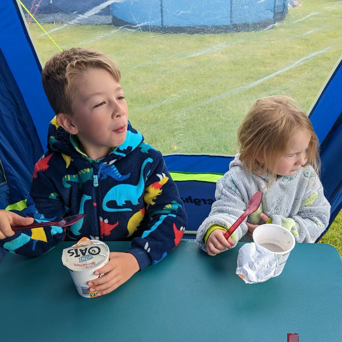 fivegocamp's tweet photo. Breakfast. https://t.co/bBtgic08AJ