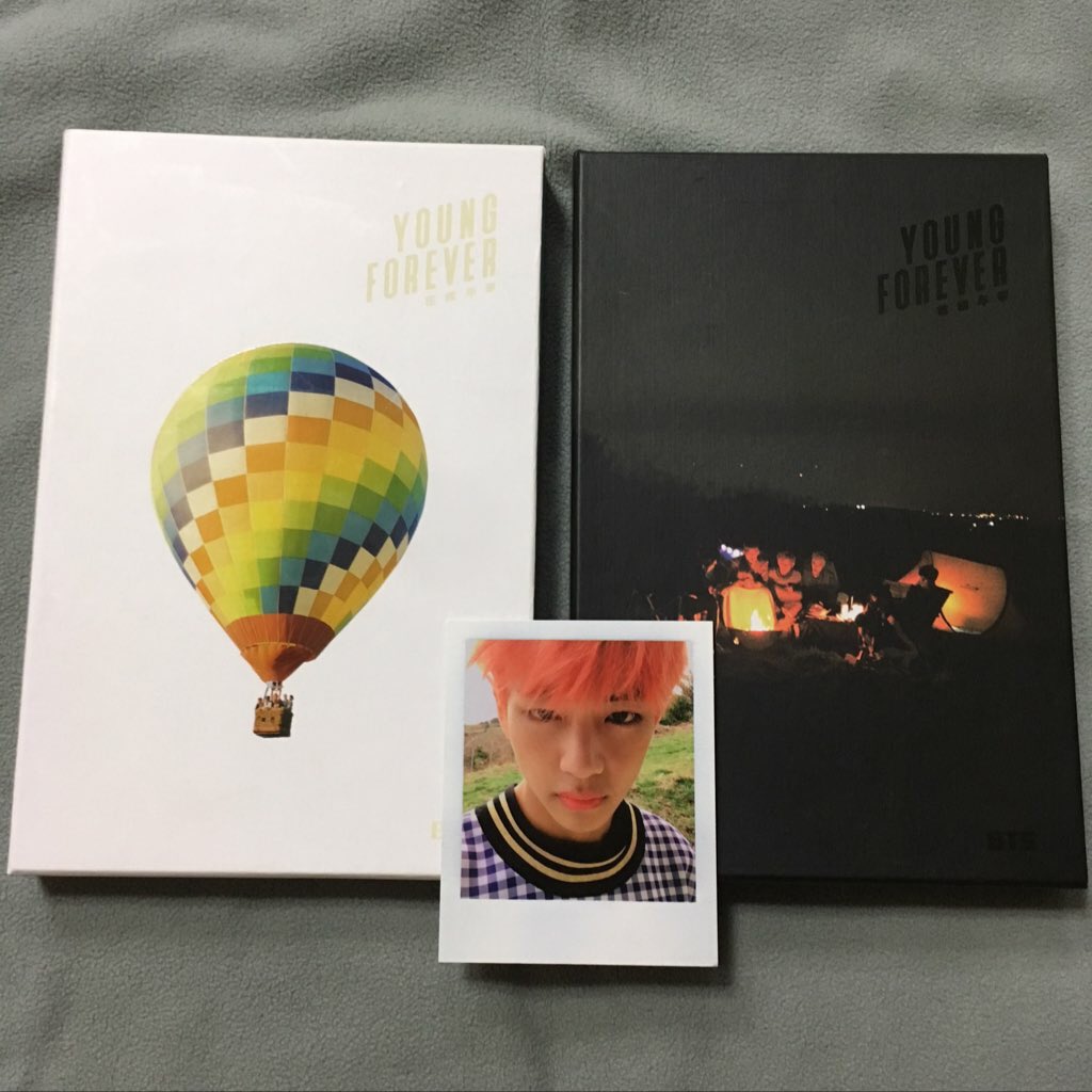 berryverrygood's tweet photo. 방탄소년단 굿즈 판매합니다.

화양연화 young forever 앨범
+ v 뷔 (태형) 포토카드 일괄 판매
가격 택포 2.5

#bts   #방탄 #방탄소년단   #굿즈 #goods #방탄앨범 #btsalbum #방탄굿즈판매 #V #TAEHYUNG https://t.co/AjS05niFEc