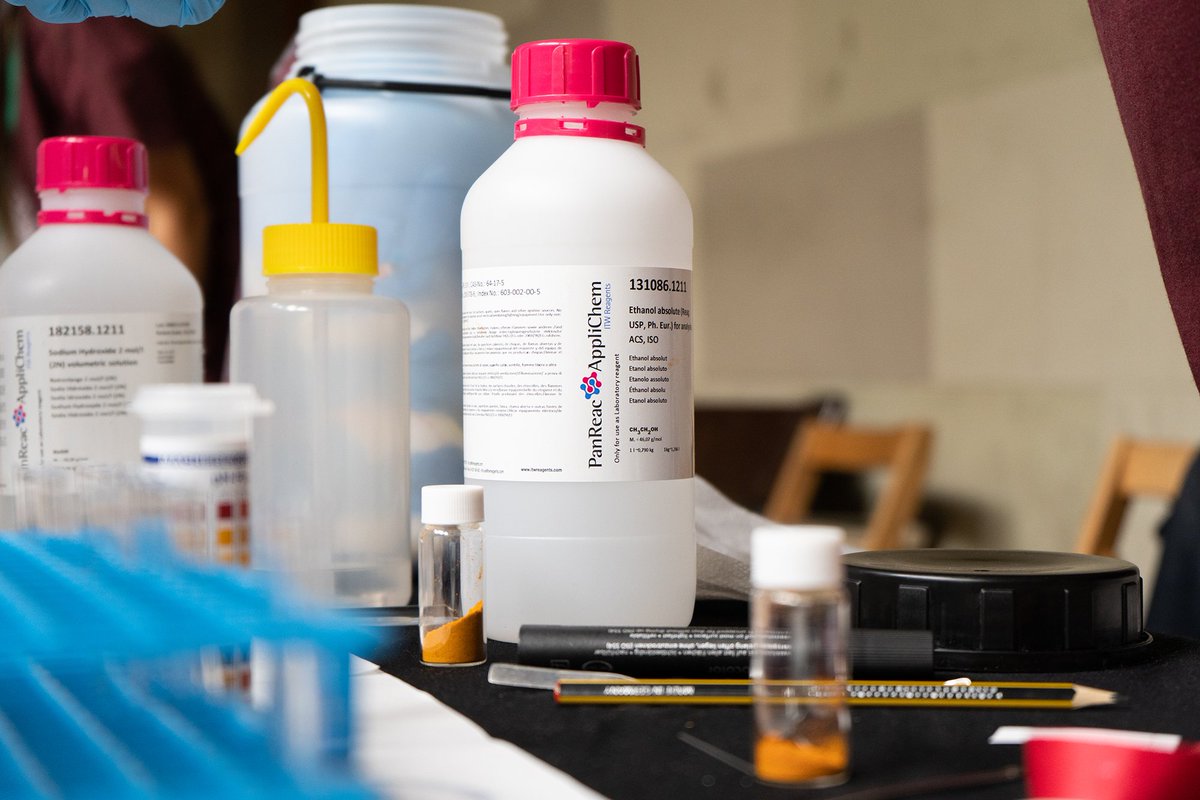 ITWReagents's tweet photo. Science workshops are essential for young students to foster STEM vocations. The University of Barcelona organize every year chemistry workshops with this purpose and we are happy to contribute with our products.

@UBDivulga #panreacapplichem https://t.co/UzkVJR6EQq