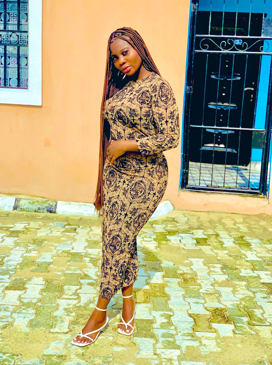 KanuStephany's tweet image. Gown from the store. Come patronize me o