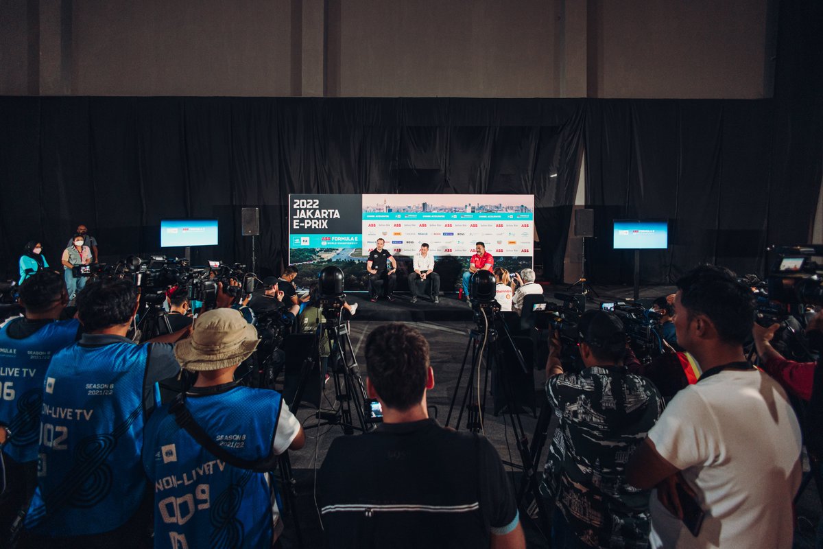 PorscheFormulaE's tweet photo. Our Director Factory Motorsport Formula E #FlorianModlinger was on stage for the team principals’ press conference today. 

#TAGHeuerPorsche #PorscheFormulaE @FIAFormulaE https://t.co/V2GjMMzvOu