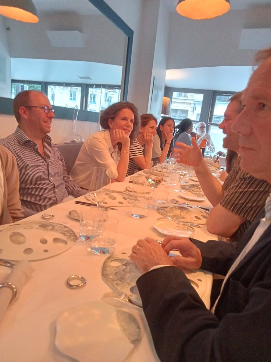 spiil's tweet photo. 👏Merci à Tomas Bella @kvasinka d'avoir partagé son expérience au sein de @dennikN avec les membres du @spiil au cours d'un webinaire puis d'un dîner riches en échanges sur les problématiques rencontrées par les médias en 🇸🇰 et en🇫🇷 https://t.co/xWq7VnPJou