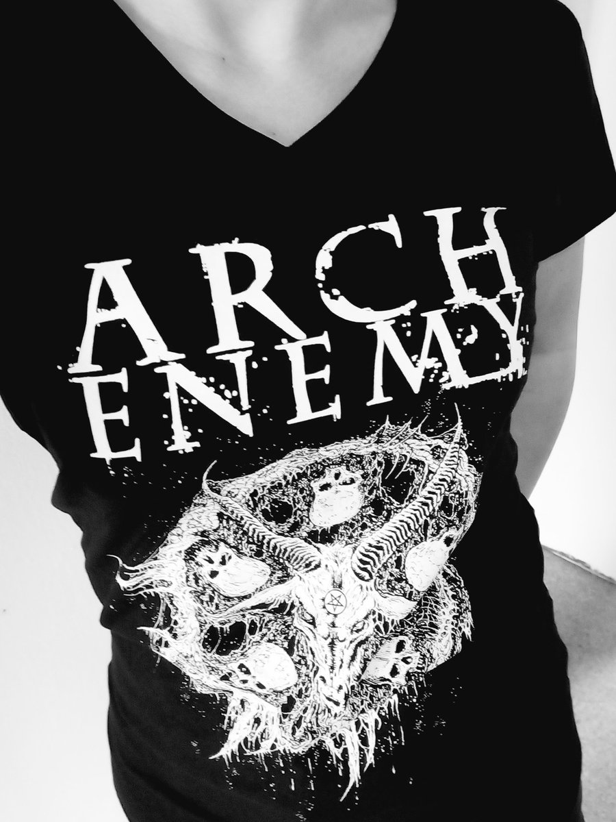 NiggiRhlf's tweet photo. #Bandshirtfriday 
#Moini
#schöneslanges
🥳😎🖤🤟
#fridaymorning ☕️ https://t.co/YUOFS8VW5z