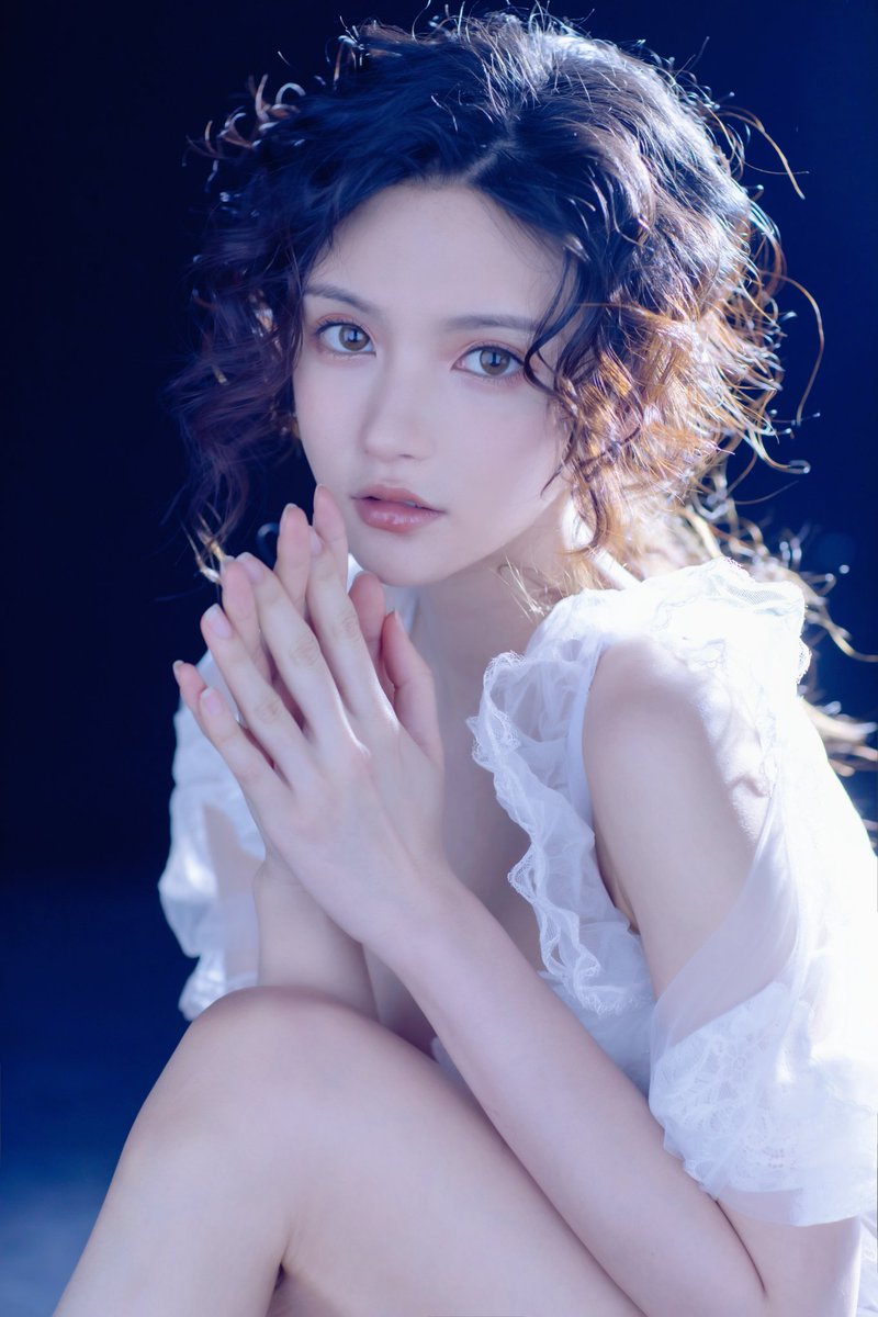 DaMicLangelo's tweet photo. 柔弱中透露着性感 https://t.co/1ereYOdzBL