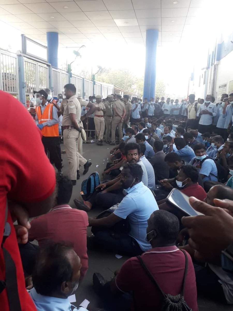 thiruja's tweet image. Workers of @Ford @FordIndia at chennai are protesting inside the factory for 5 days. They didn&apos;t leave factory to see their families &amp;amp; continuing this protest. Closing down the factory will leave thousands jobless. Let&apos;s stand in solidarity with protesting workers.