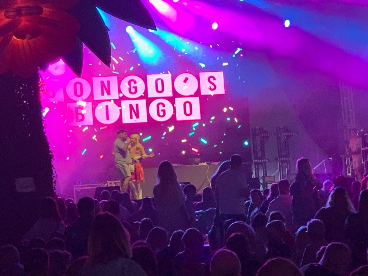 silk1069's tweet photo. Fresh off the back of @festcheshire - Night 1 @BongosBingo
Mike (not so fresh) is here with another morning of the Best of British.
Who is the BEST BRITISH ARTIST?
#cheshirefest #jubileeweekend #jubileecelebration #silk1069 #bongosbingo https://t.co/LS6jlgzuvb