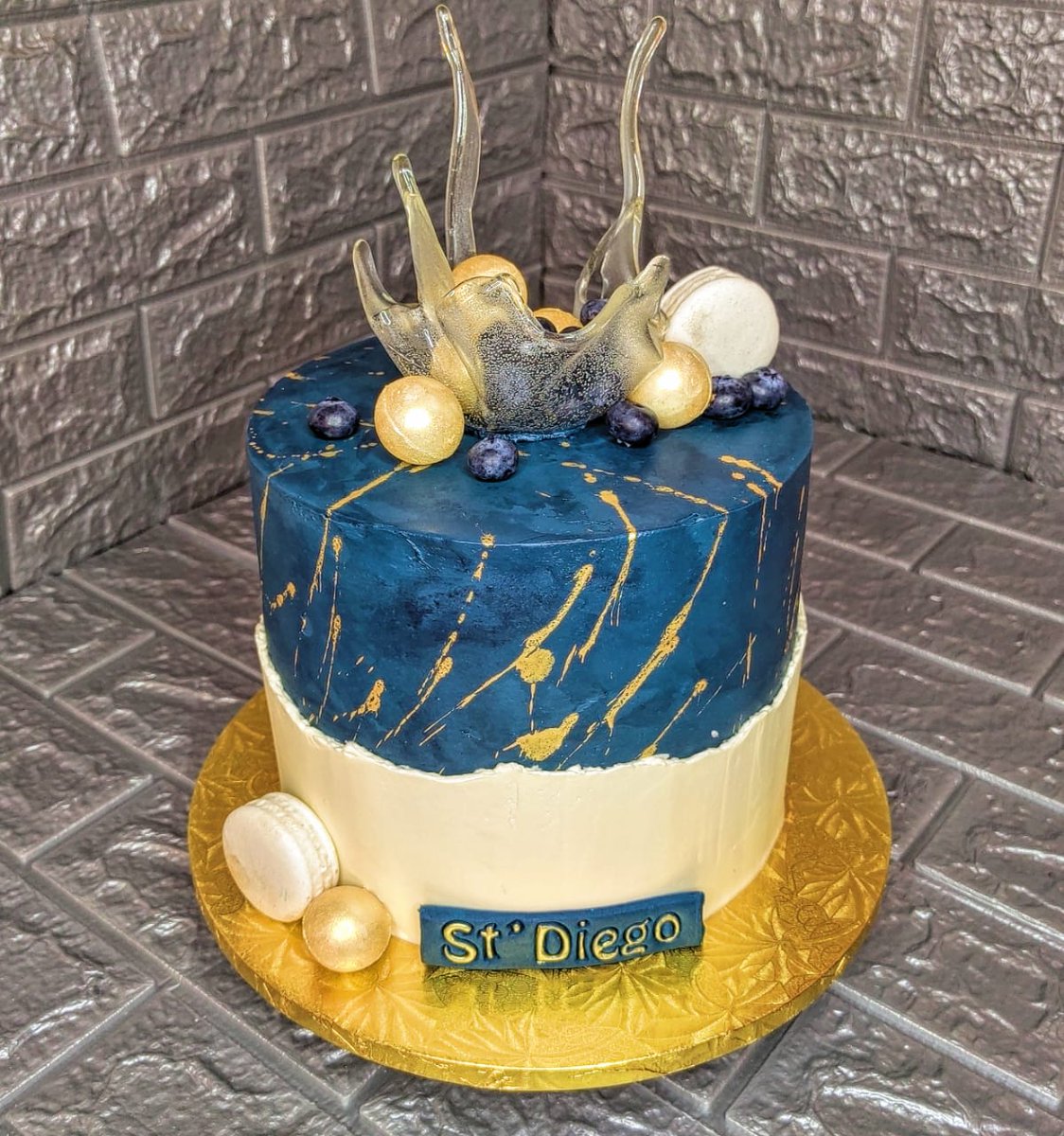 lapearlsconfec's tweet photo. Elegant Cake for Him I
Delivered @ Soshanguve
#cakeforhim #cakesformen #soshanguve #lapearlsconfec #pretoria #pitori https://t.co/hheJmoivUc