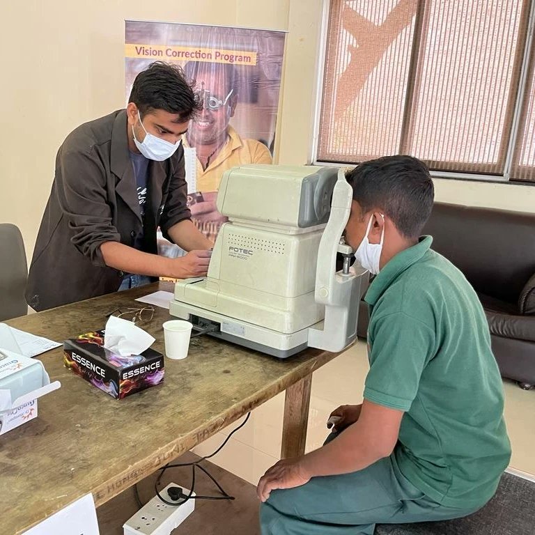 NetramEyeCentre's tweet photo. Netram Eye Foundation, Delhi organised a health checkup camp in Gurgaon. The camp benifitted over 200 people. Out of which, 30 percent were given glasses. A Cataract and a pterygium was detected. Early screening helps to prevent blindness and serious eye related problems. https://t.co/8SrOmueWO9