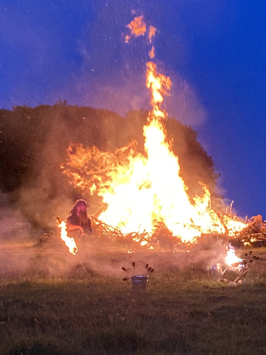 DifferentL's tweet image. Amazing evening at #Scrivelsby for the #PlatinumJubilee - big thanks to @lumoworkshop1 @HHHSoc and all the other partners who made it happen and esp to Alex from the brilliant @misfitsRus 🙏🏼