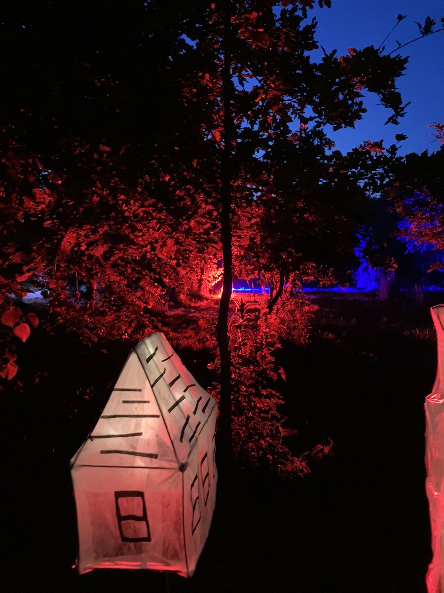 DifferentL's tweet image. Amazing evening at #Scrivelsby for the #PlatinumJubilee - big thanks to @lumoworkshop1 @HHHSoc and all the other partners who made it happen and esp to Alex from the brilliant @misfitsRus 🙏🏼