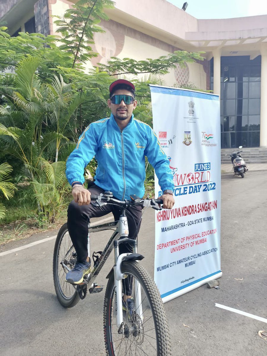 RishankDevadiga's tweet photo. Cycling: Eco friendly way to commute 🚴‍♀️ 

#WorldBicyclingDay #MumbaiUniversityEvent #MorningVibes #SaveEnvironment https://t.co/cFhCmNseow