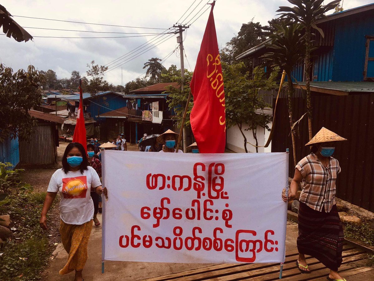 Nandar85526889's tweet photo. Hpakant Protesters marched to overthrow the Dictator

Protesters in Hpakant Township,Kachin State,marched on June 3, to protest against military dictatorship and support KIA,PDF and NUG government.

#2022June3Coup
#WhatsHappeninglnMyanmar #HelpMyanmarIDPs https://t.co/eckgkBuwZi