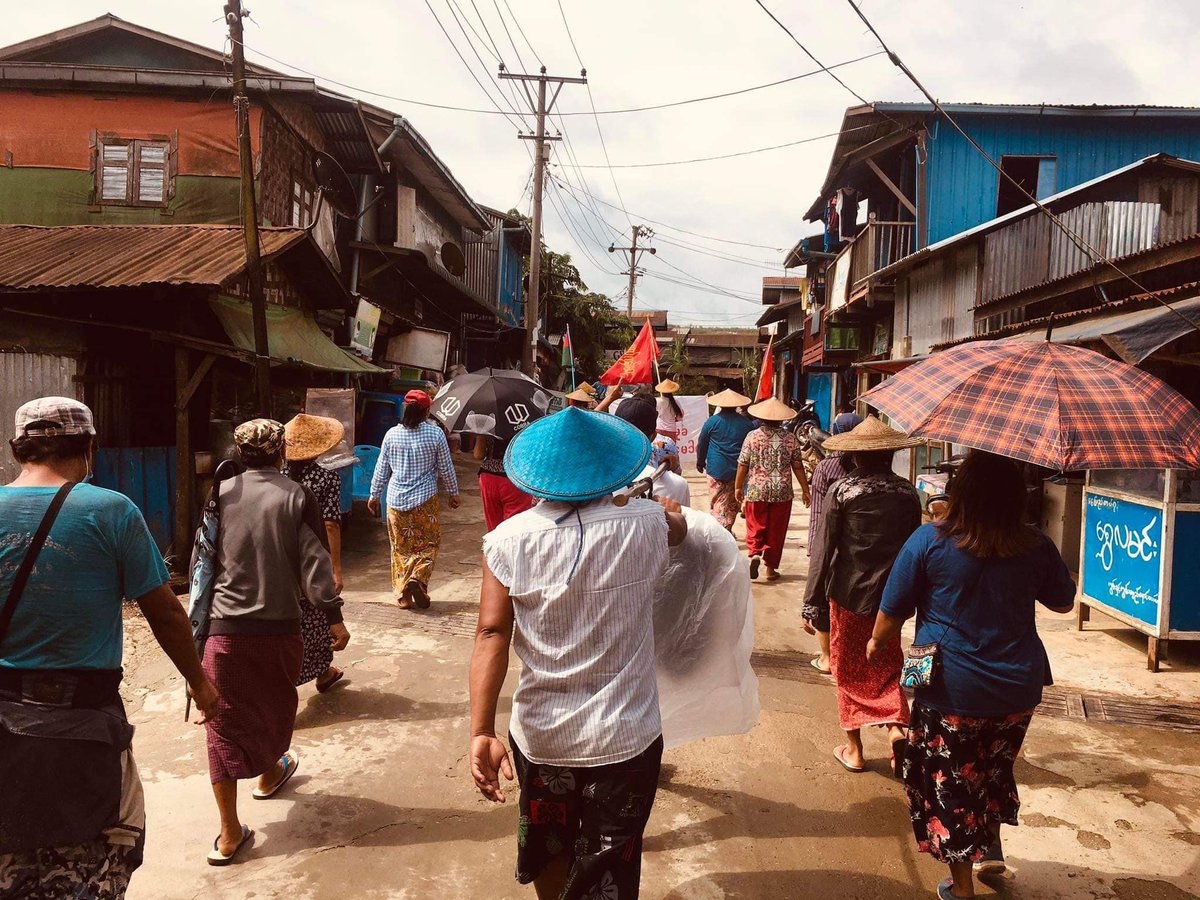 Nandar85526889's tweet photo. Hpakant Protesters marched to overthrow the Dictator

Protesters in Hpakant Township,Kachin State,marched on June 3, to protest against military dictatorship and support KIA,PDF and NUG government.

#2022June3Coup
#WhatsHappeninglnMyanmar #HelpMyanmarIDPs https://t.co/eckgkBuwZi