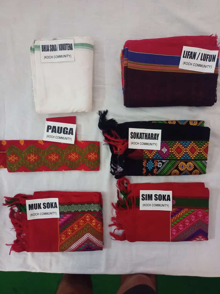 KochDevForum's tweet photo. Showcasing Koch traditional attires (Men and Women) and Koch musical instruments at Srimanta Sankardev Kalakshetra, Assam.

#PreservingKochCulture
#KochTraditionalAttires
#KochMusicalInstruments
#KochoJatiHengTong https://t.co/fQqzX6pSpq