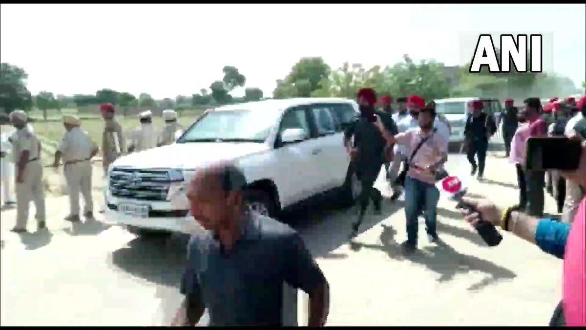 advtejas7's tweet photo. Why this much security Mr Dummy Cm @BhagwantMann  ? Are you scared of badlaav or people of your state? #resignbhagwantmann #JusticeForSidhuMooseWala https://t.co/0qi7D3cQvN