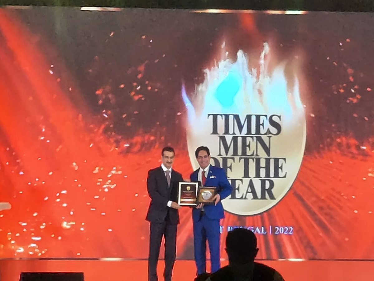 ShwetaIIHM's tweet photo. Dr.@subornobose , Founder of IIHM, was awarded the Times Visionary Leader of the Year Award at the Times Men of the Year 2022 awards night. Congratulations Sir!! @timesofindia
#awardsnight  #leadership #iihmbest3years #iihmhotelschools #iihmbangalore  https://t.co/9wZ6xJUlNf https://t.co/KD8ggikiof