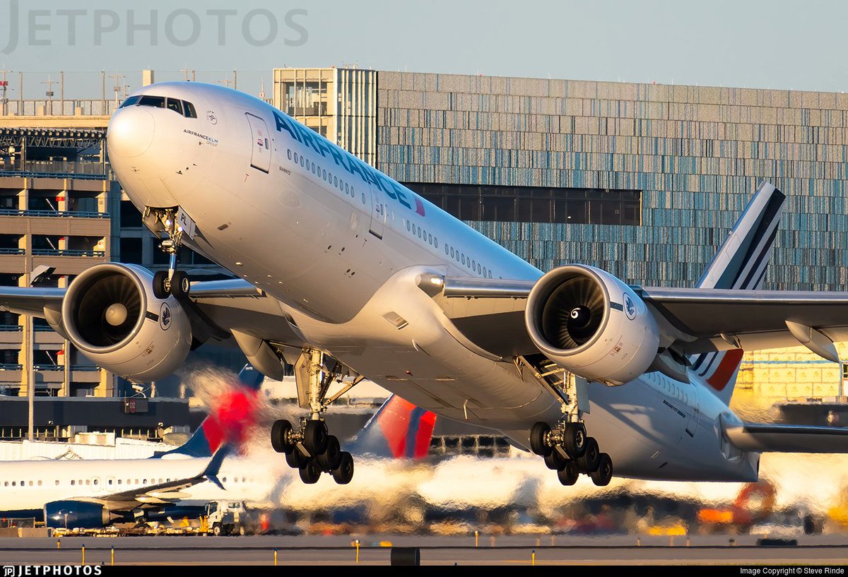 JetPhotos's tweet image. An Air France 777 lifting off from Minneapolis. jetphotos.com/photo/10590733 © Steve Rinde