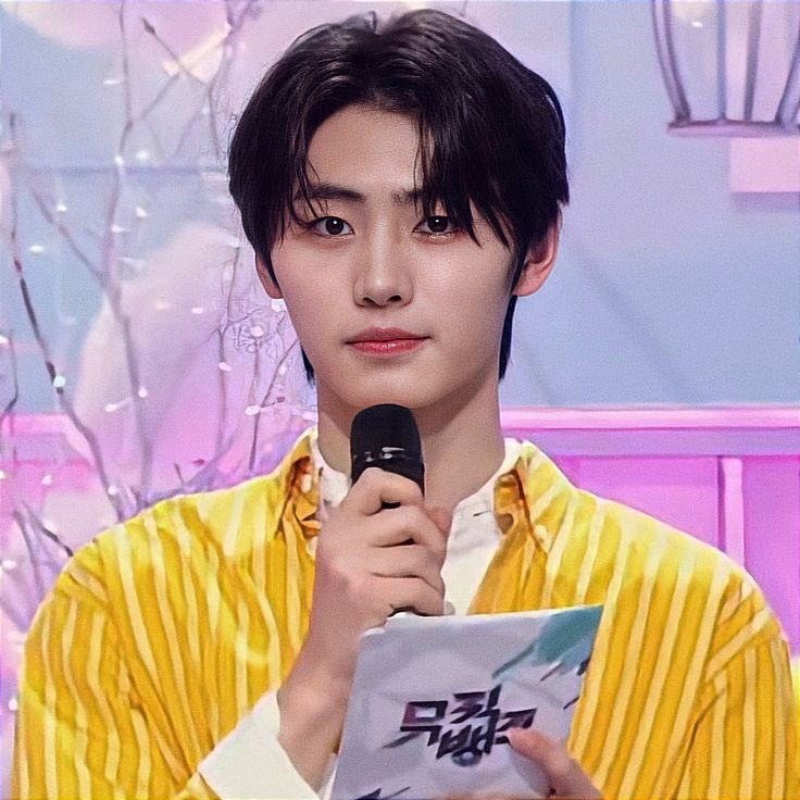 only_icepark's tweet photo. MC SUNGHOON for Music Bank & MC YEONJUN for Inkigayo WITH BTS The wait is always worth it. Canโt wait for their interaction. ๐ญ
#BTS
#MCSunghoon
#MCYeonjun https://t.co/4FiavZfFUE