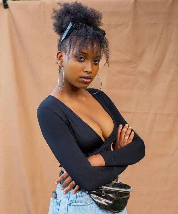 Shallon666's tweet photo. Do you love natural hair 🥱? https://t.co/O9sxfCULJn