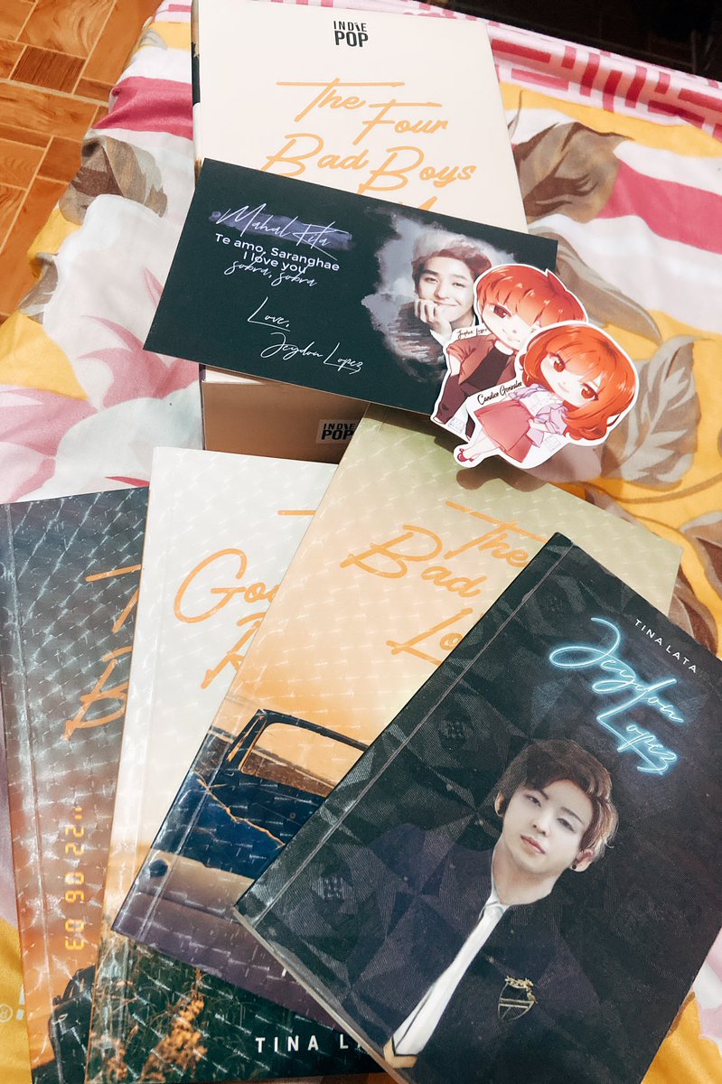 ryjncart's tweet photo. ⋆ not kpop related ⋆

⋆˚.•✩‧₊⋆ wts | lfb | ph ⋆˚.•✩‧₊⋆

◡̈ The four bad boys and me ◡̈

⋆ 1600 + 30 pf
⋆ onhand 
⋆ jnt direct
⋆ gcash
⋆ payo or 1 day reservation
⋆ with postcards,bookmark and chibi stickers

彡 Bluemaiden TFBBAM https://t.co/L7cSxsXVGc
