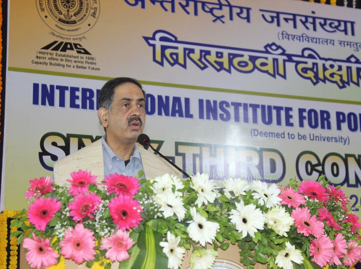 PIBMumbai's tweet photo. 63rd Convocation of International Institute for Population Sciences, Mumbai 

Dr. Balram Bhargava DG, @ICMRDELHI is presiding the convocation ceremony

Former Principal Scientific Adviser Dr. K Vijay Raghavan attends as Chief Guest https://t.co/lMjPkKWvJN