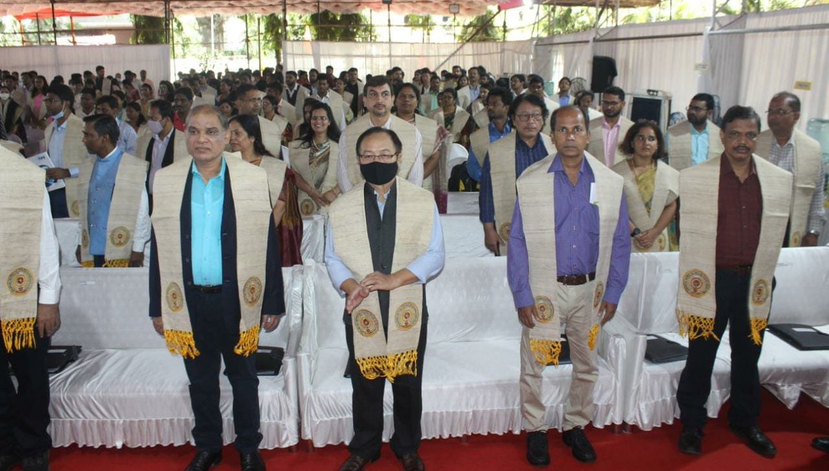 PIBMumbai's tweet photo. 63rd Convocation of International Institute for Population Sciences, Mumbai 

Dr. Balram Bhargava DG, @ICMRDELHI is presiding the convocation ceremony

Former Principal Scientific Adviser Dr. K Vijay Raghavan attends as Chief Guest https://t.co/lMjPkKWvJN
